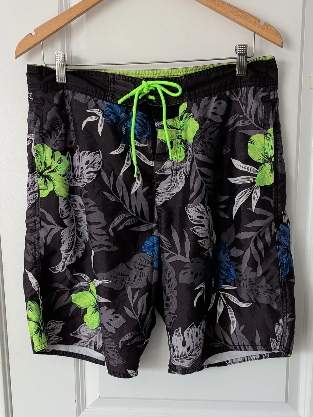 American Eagle Outfitters Swim Suit Board Shorts Size Medium